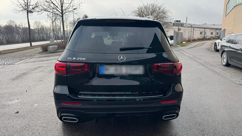 Gebraucht Mercedes GLB200 163 PS (119 kW) 2024 Schwarz SUV