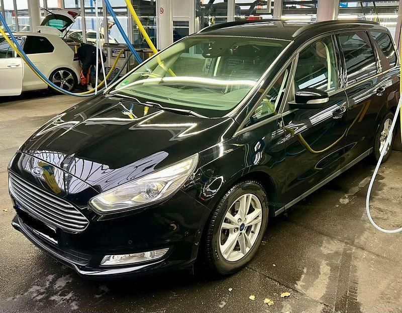 Schwarz Gebraucht 2019 Ford Galaxy Business Edition Van / Kleinbus | 18.150 € (Superpreis) - Bild 1/4