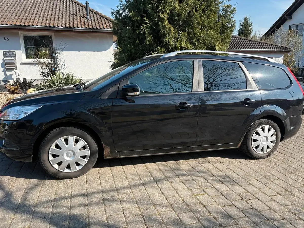 Używany Ford Focus Style 100 KM (73 kW) 2009 Czarny Kombi