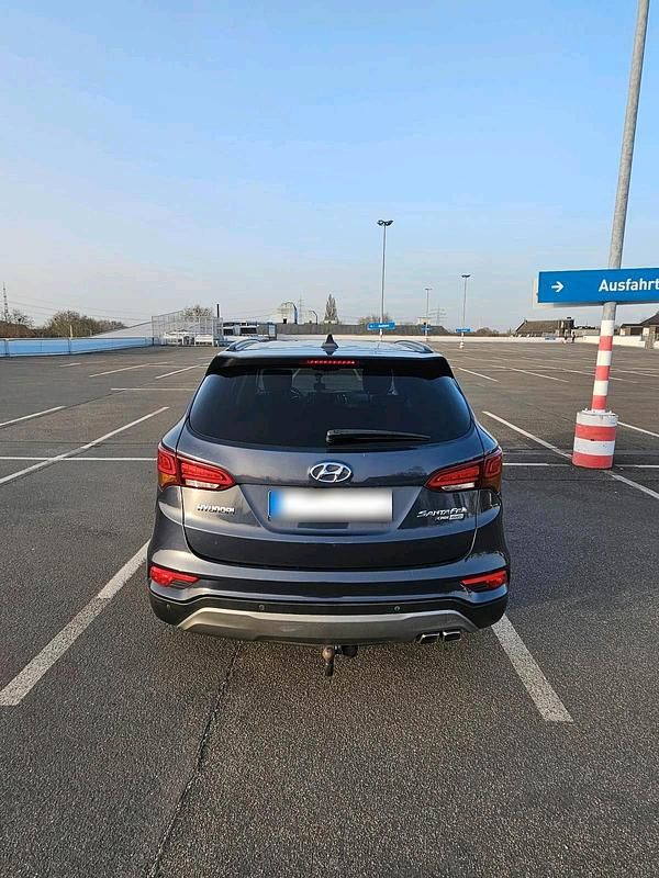 Gebraucht Hyundai Santa Fe Style 200 PS (147 kW) 2016 Blau SUV