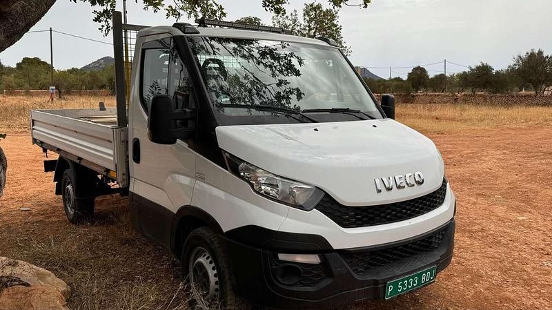 Weiß Gebraucht 2018 Iveco Daily Van | 28.000 € - Bild 1/4