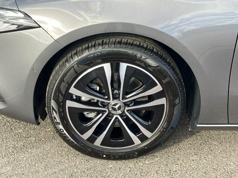 Gebraucht Mercedes A200 Progressive 163 PS (119 kW) 2024 Grau Limousine
