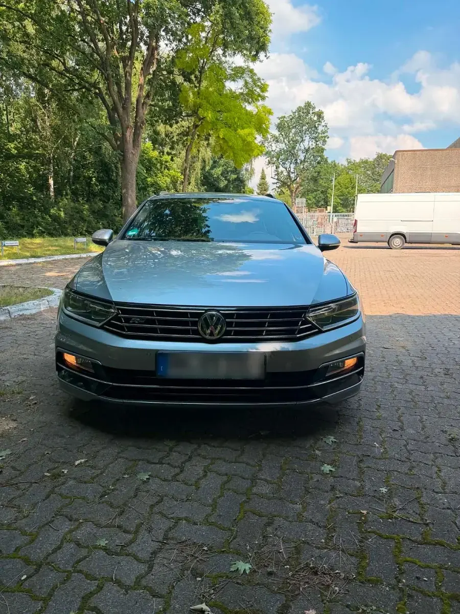 Gebraucht VW Passat 190 PS (139 kW) 2018 Grau Kombi