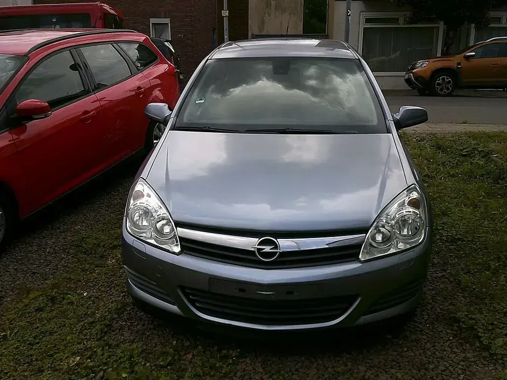 Gebraucht Opel Astra Catch Me 150 PS (110 kW) 2007 Silber Limousine