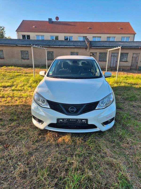 Weiß Gebraucht 2014 Nissan Pulsar Kleinwagen | 7.000 € (Fairer Preis) - Bild 1/4