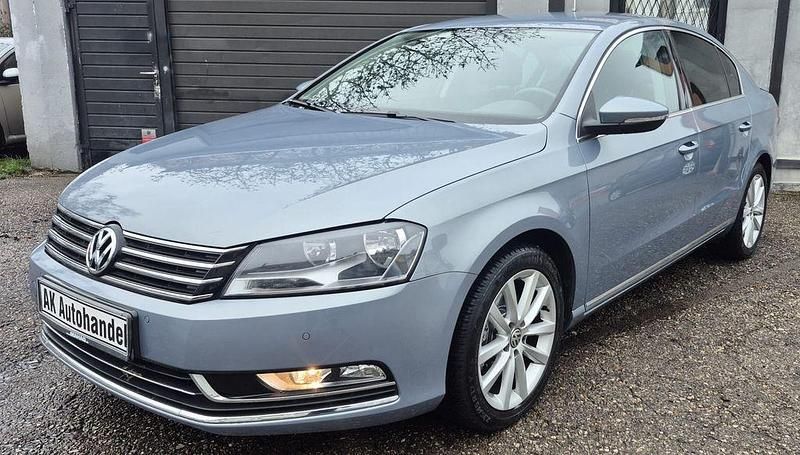 Grau Gebraucht 2013 VW Passat Highline Limousine | 9.990 € (Guter Preis) - Bild 1/4