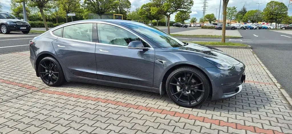 Usata Tesla Model 3 Long Range AWD 366 kW (498 CV) 2019 Grigio Berlina