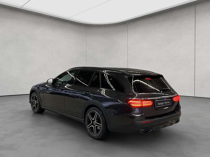 Gebraucht Mercedes E220 194 PS (142 kW) 2022 Graphitgrau metallic Kombi