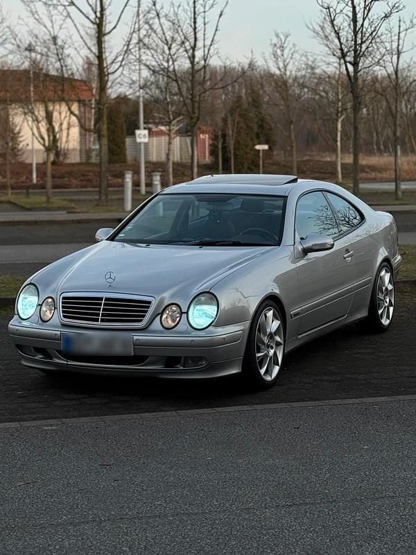 Gebraucht Mercedes CLK320 218 PS (160 kW) 2000 Silber Coupé