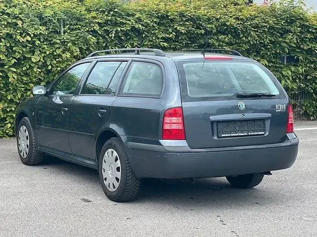 Occasion Skoda Octavia 102 ch (75 kW) 2009 Gris Break