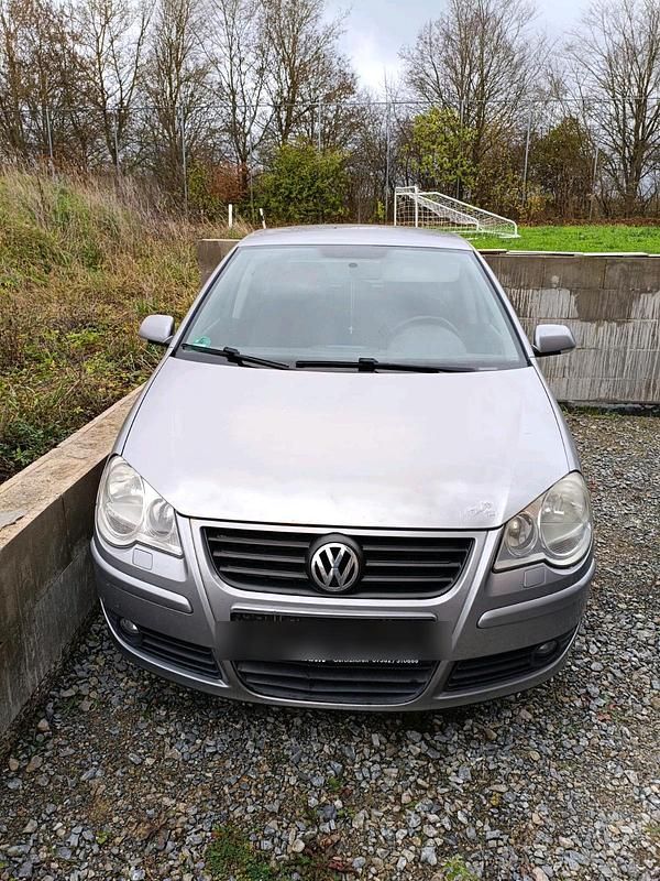 Grau Gebraucht 2009 VW Polo Comfortline Kleinwagen | 2.350 € (Fairer Preis) - Bild 1/4