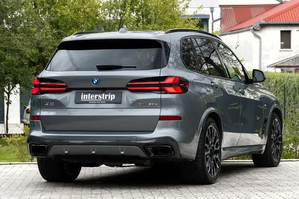 Gebraucht BMW X5 M Sport 489 PS (359 kW) 2025 Grau SUV