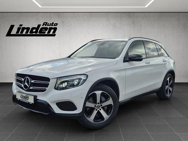 Polarweiss Gebraucht 2017 Mercedes GLC350 Night SUV | 26.970 € (Guter Preis) - Bild 1/4