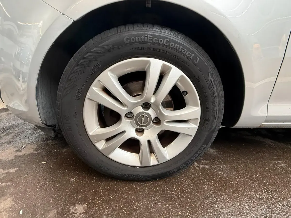 Gebraucht Opel Corsa 87 PS (63 kW) 2010 Grau Kleinwagen