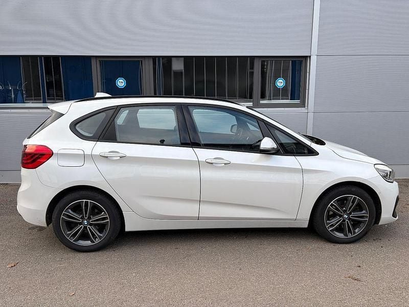 Gebraucht BMW 220 Active Tourer Sport Line 190 PS (139 kW) 2020 Weiß Van / Kleinbus
