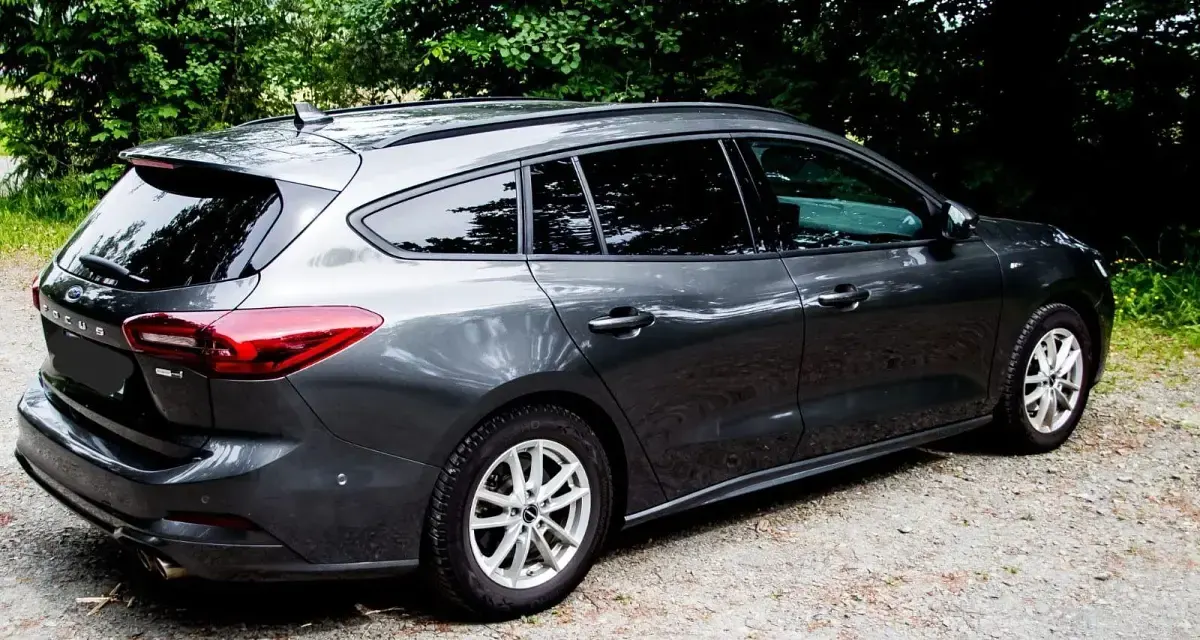 Gebraucht Ford Focus ST-Line X 155 PS (114 kW) 2023 Grau Kombi
