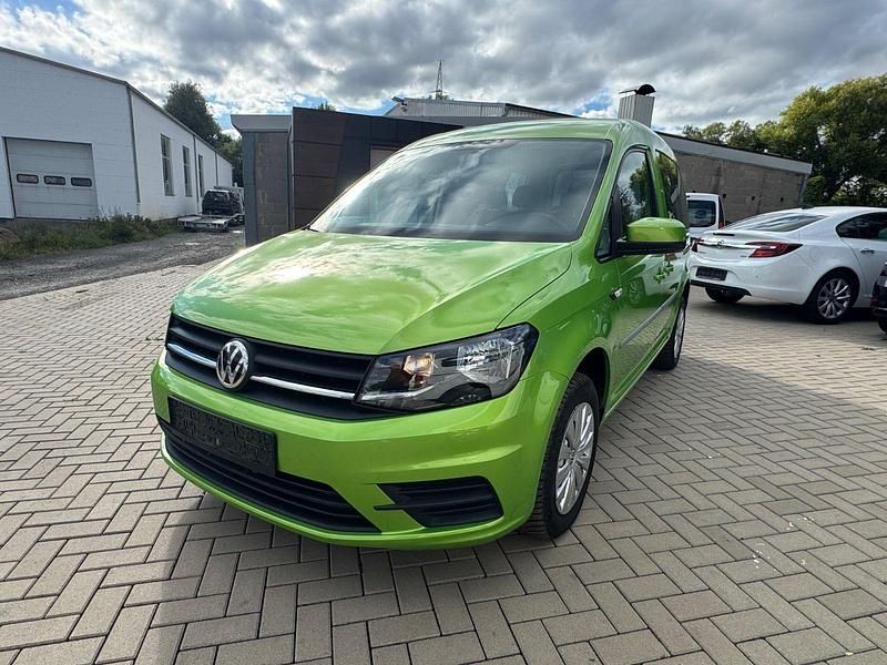 Grün Gebraucht 2019 VW Caddy Comfortline Van / Kleinbus | 11.490 € (Guter Preis) - Bild 1/4
