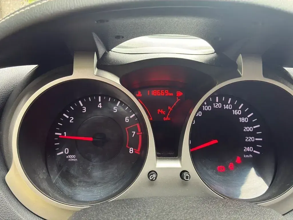 Gebraucht Nissan Juke Acenta 116 PS (85 kW) 2014 Violett SUV