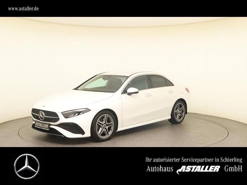 Unilack polarweiß Gebraucht 2024 Mercedes A200 AMG Limousine | 32.899 € (Fairer Preis) - Bild 1/4