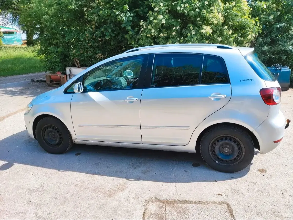 Gebraucht VW Golf VI 105 PS (77 kW) 2010 Kleinwagen