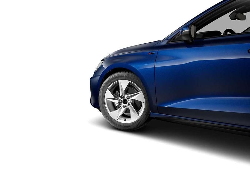 Gebraucht Audi A3 Business 150 PS (110 kW) 2025 Navarrablau metallic Limousine