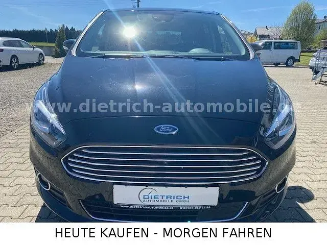 Gebraucht Ford S-MAX Titanium 241 PS (177 kW) 2019 Schwarz Van / Kleinbus
