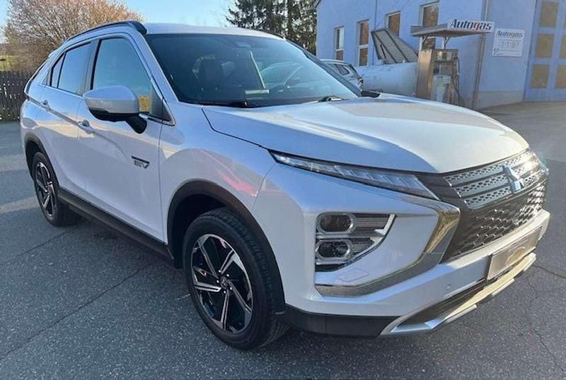Gebraucht Mitsubishi Eclipse Cross Edition 98 PS (72 kW) 2022 Titanweiss (d) SUV