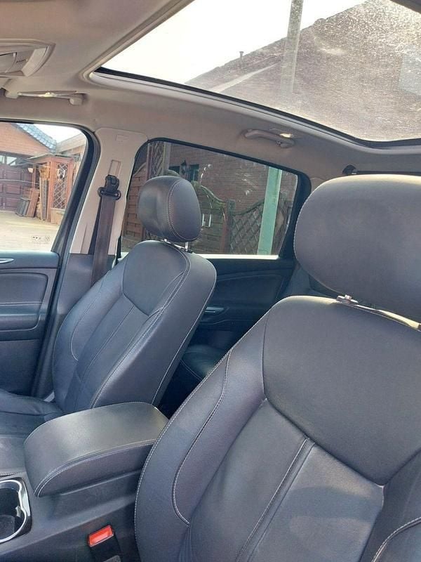 Gebraucht Ford S-MAX Titanium 163 PS (119 kW) 2011 Schwarz Van / Kleinbus