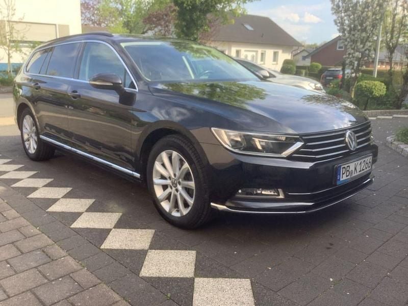 Schwarz Gebraucht 2017 VW Passat Comfortline Kombi | 12.900 € (Superpreis) - Bild 1/4