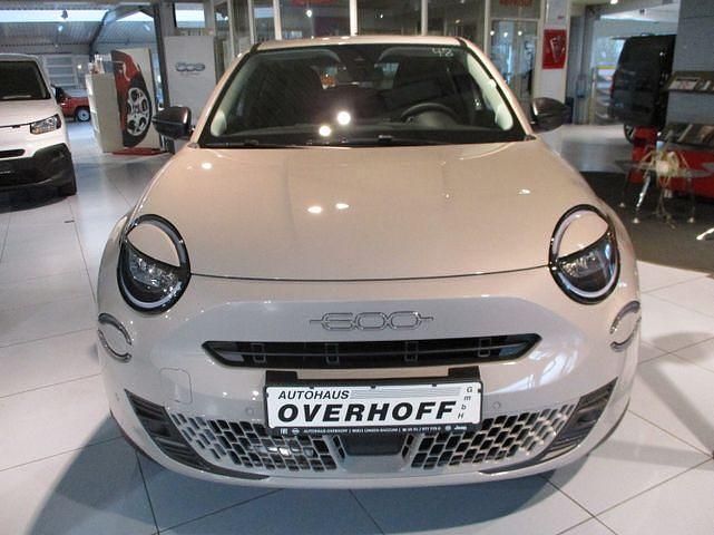 Gebraucht Fiat 600 100 PS (73 kW) 2025 Beige Limousine