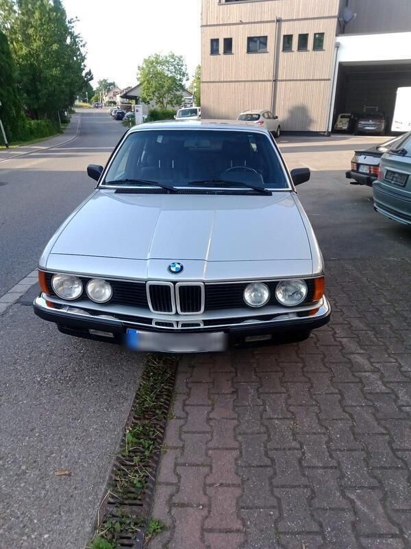 Silber Gebraucht 1986 BMW 732 Limousine | 17.500 € - Bild 1/4