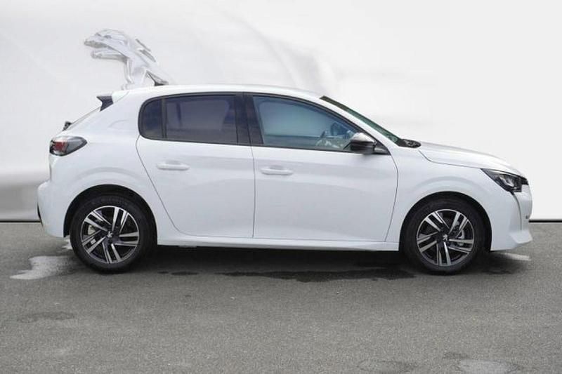 Gebraucht Peugeot 208 Allure 102 PS (75 kW) 2023 Andere farbe Kleinwagen