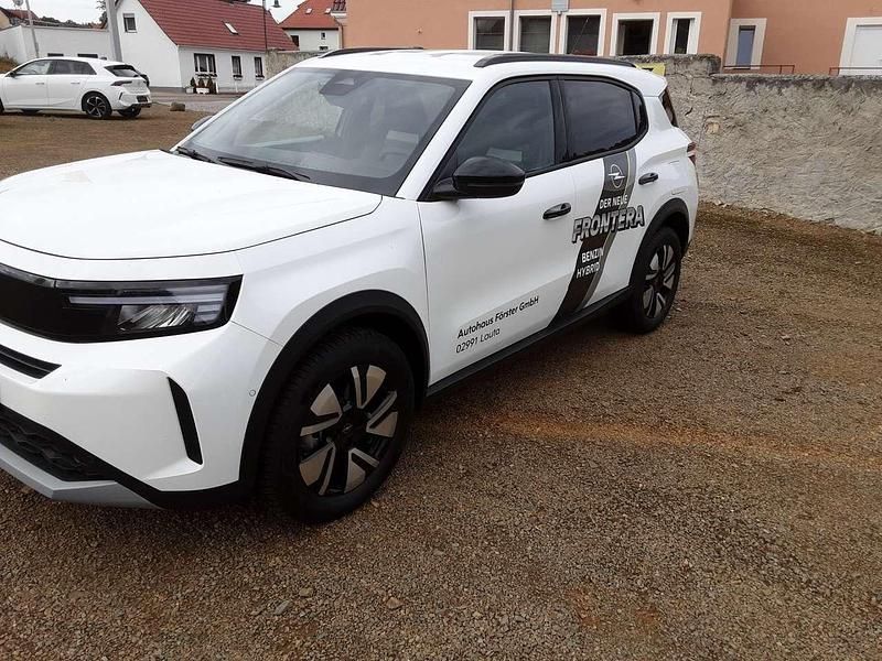 Neu Opel Frontera 136 PS (100 kW) 2025 Arktis weiß SUV