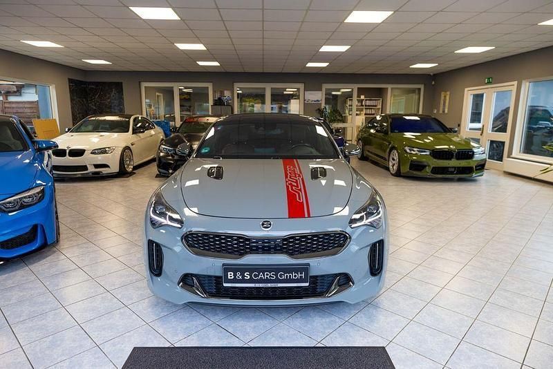 Grau Gebraucht 2019 Kia Stinger 2 Limousine | 28.900 € (Guter Preis) - Bild 1/4