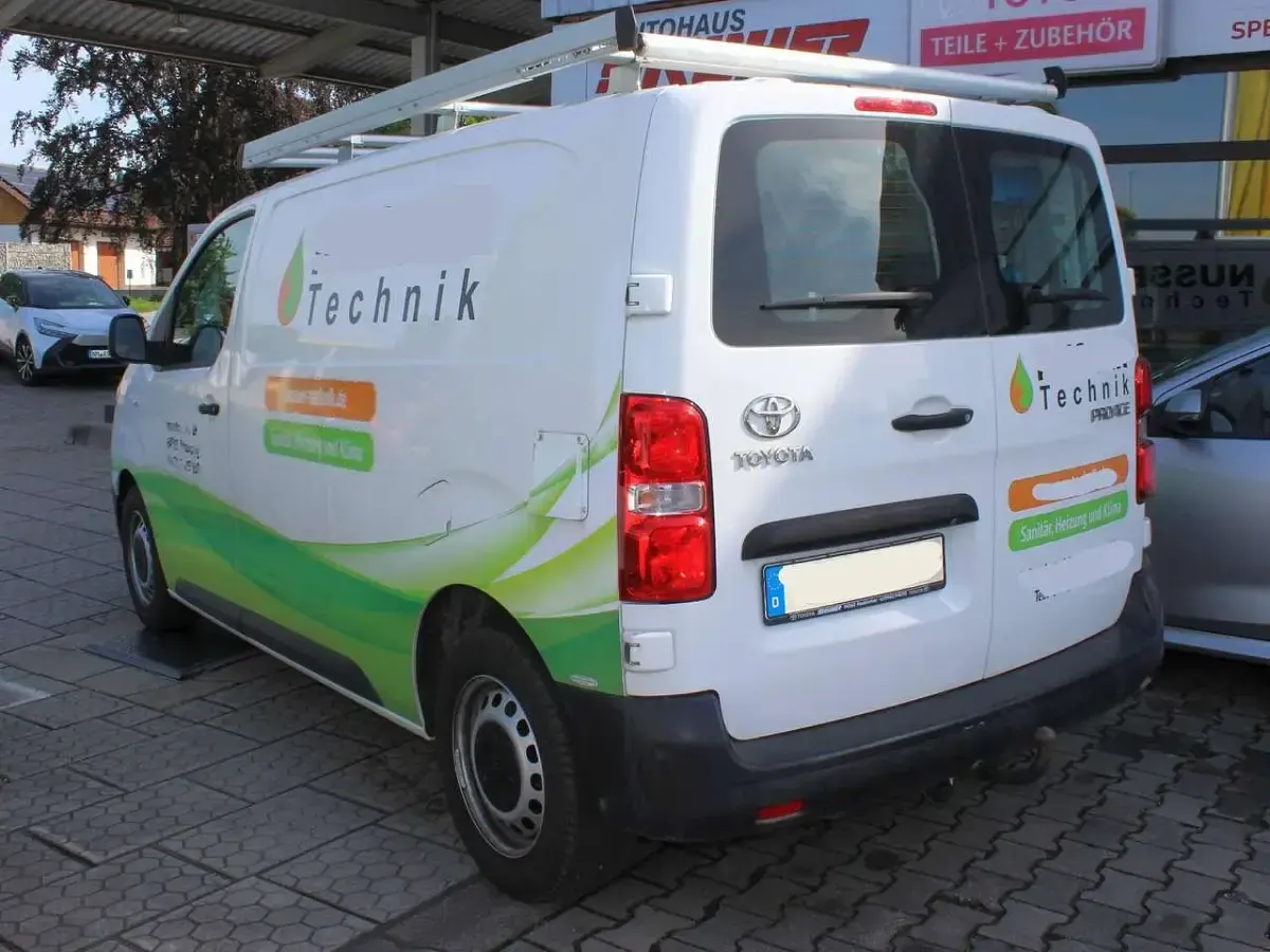 Gebraucht Toyota Proace 144 PS (105 kW) 2022 Weiß Van / Kleinbus