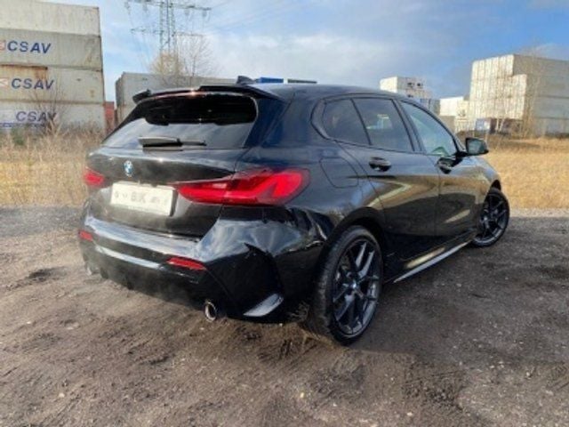 Gebraucht BMW 120 M Sport 190 PS (139 kW) 2020 Schwarz metallic Kleinwagen