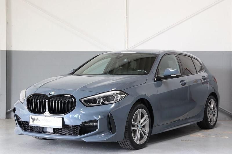 Grau Gebraucht 2021 BMW 118 M Sport Kleinwagen | 22.990 € (Fairer Preis) - Bild 1/4