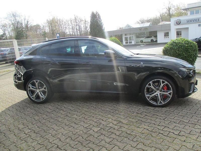 Gebraucht Maserati Levante 430 PS (316 kW) 2022 Schwarz SUV