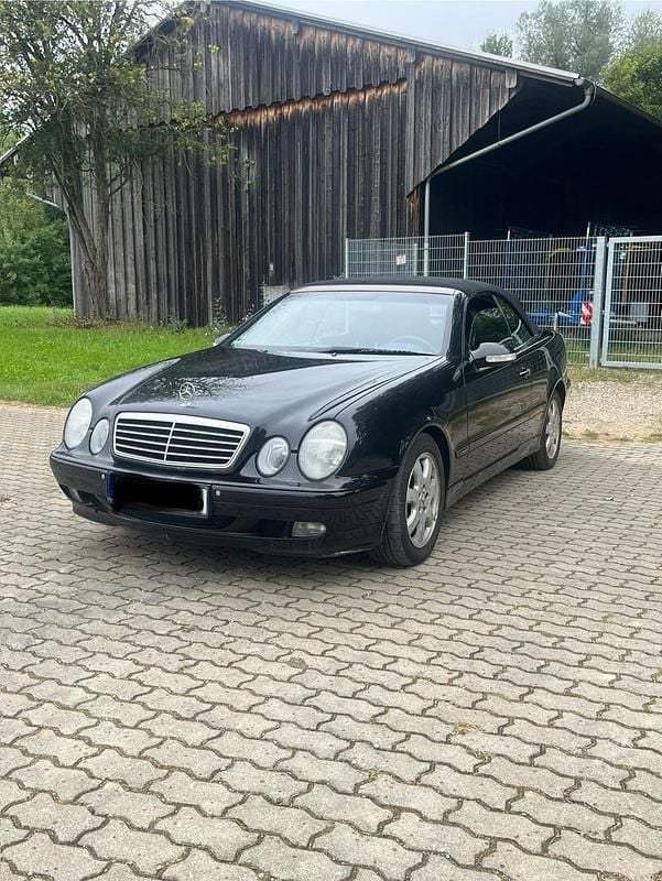 Schwarz Gebraucht 2001 Mercedes CLK230 Cabrio | 2.399 € (Fairer Preis) - Bild 1/4