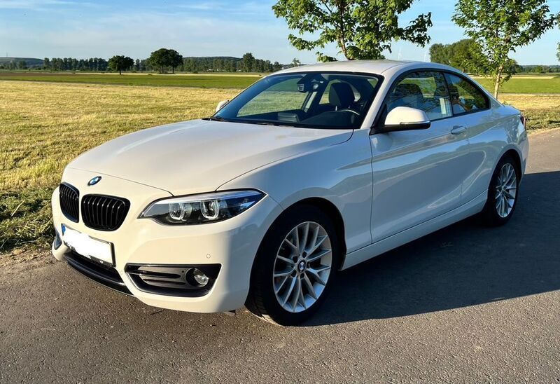 Weiß Gebraucht 2019 BMW 218 Sport Line Coupé | 21.000 € (Fairer Preis) - Bild 1/4