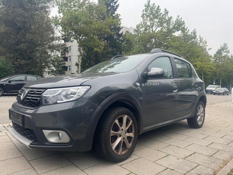 Grau Gebraucht 2017 Dacia Sandero Stepway Ambiance Kleinwagen | 8.790 € (Guter Preis) - Bild 1/4