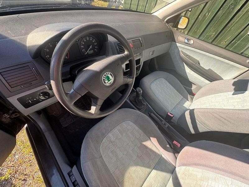 Gebraucht Skoda Fabia 75 PS (55 kW) 2001 Schwarz Kleinwagen