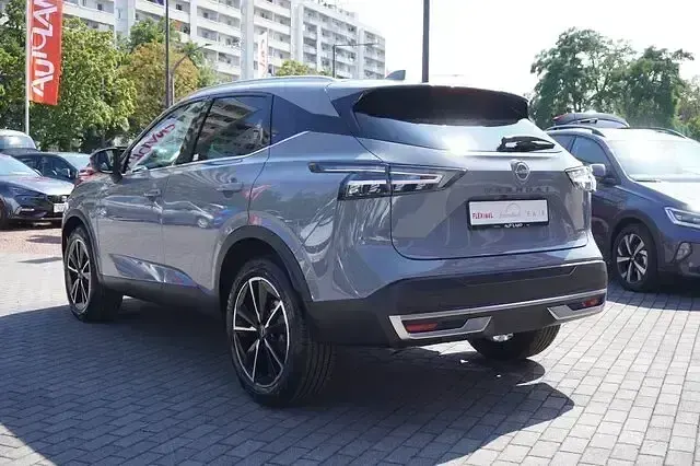 Neu Nissan Qashqai Tekna 158 PS (116 kW) 2026 Grau SUV
