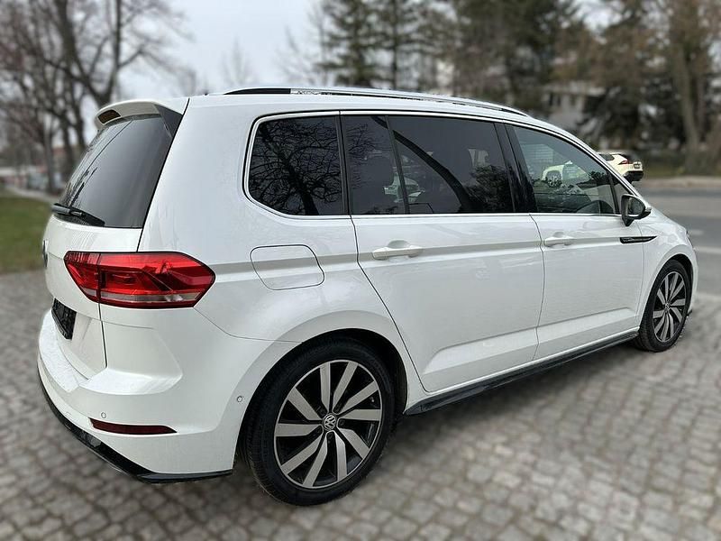 Gebraucht VW Touran Highline 150 PS (110 kW) 2017 Weiß Van / Kleinbus