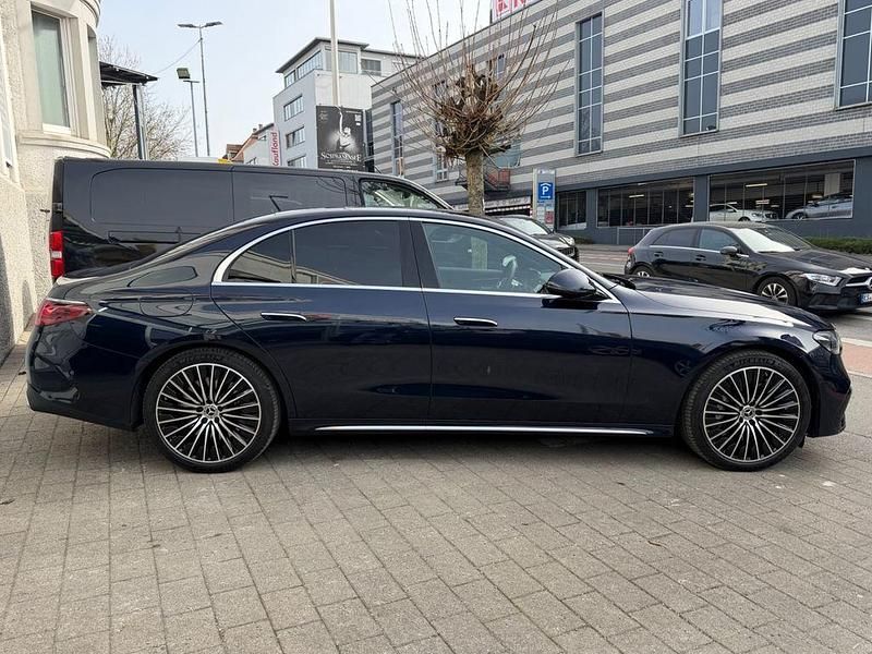 Gebraucht Mercedes E300 Advanced 197 PS (144 kW) 2024 Blau Limousine