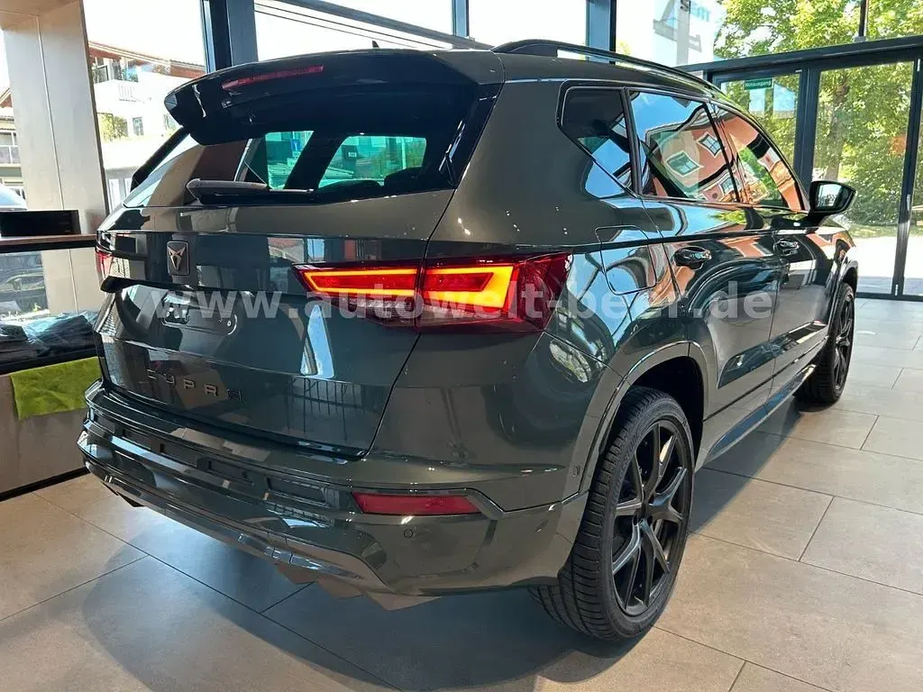 Neu Cupra Ateca 190 PS (139 kW) 2026 Grün SUV