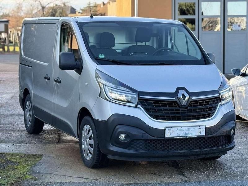 Gebraucht Renault Trafic Komfort 120 PS (88 kW) 2019 Platingrau Van / Kleinbus