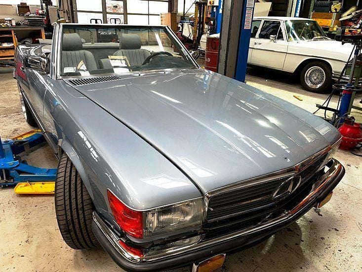 Gebraucht Mercedes 560 245 PS (180 kW) 1988 Blau Cabrio