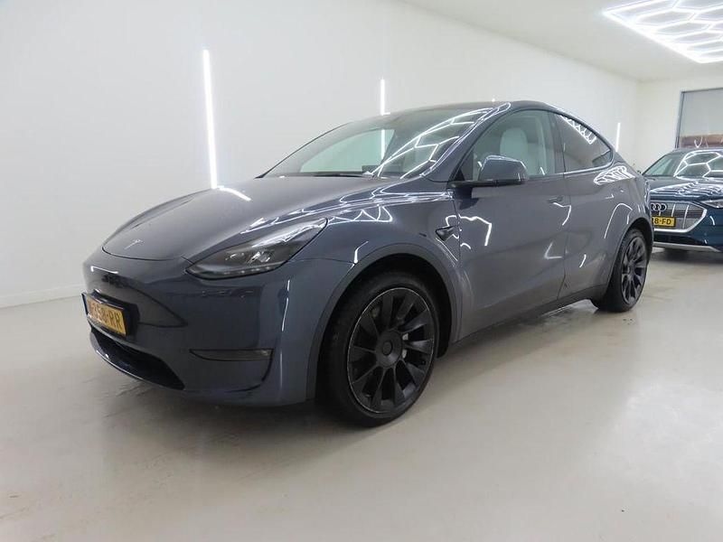 Grau Gebraucht 2021 Tesla Model Y Long Range AWD SUV | 32.900 € (Fairer Preis) - Bild 1/4