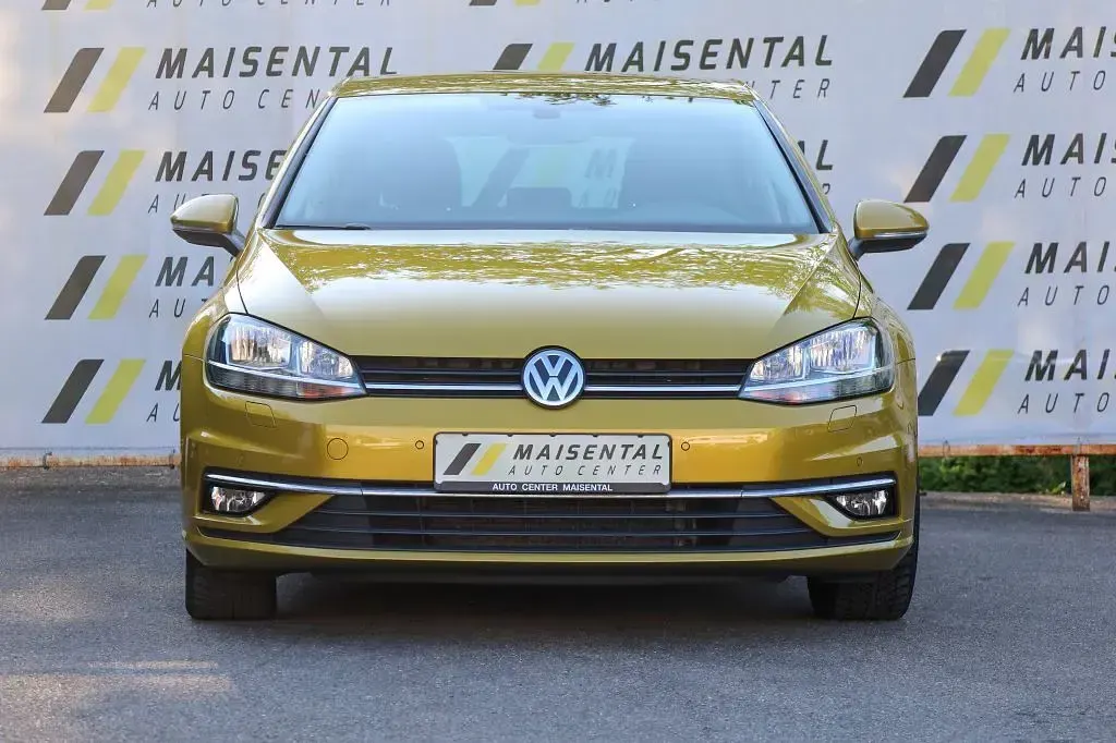 Gebraucht VW Golf VII Join 116 PS (85 kW) 2018 Kurkumagelb metallic Limousine